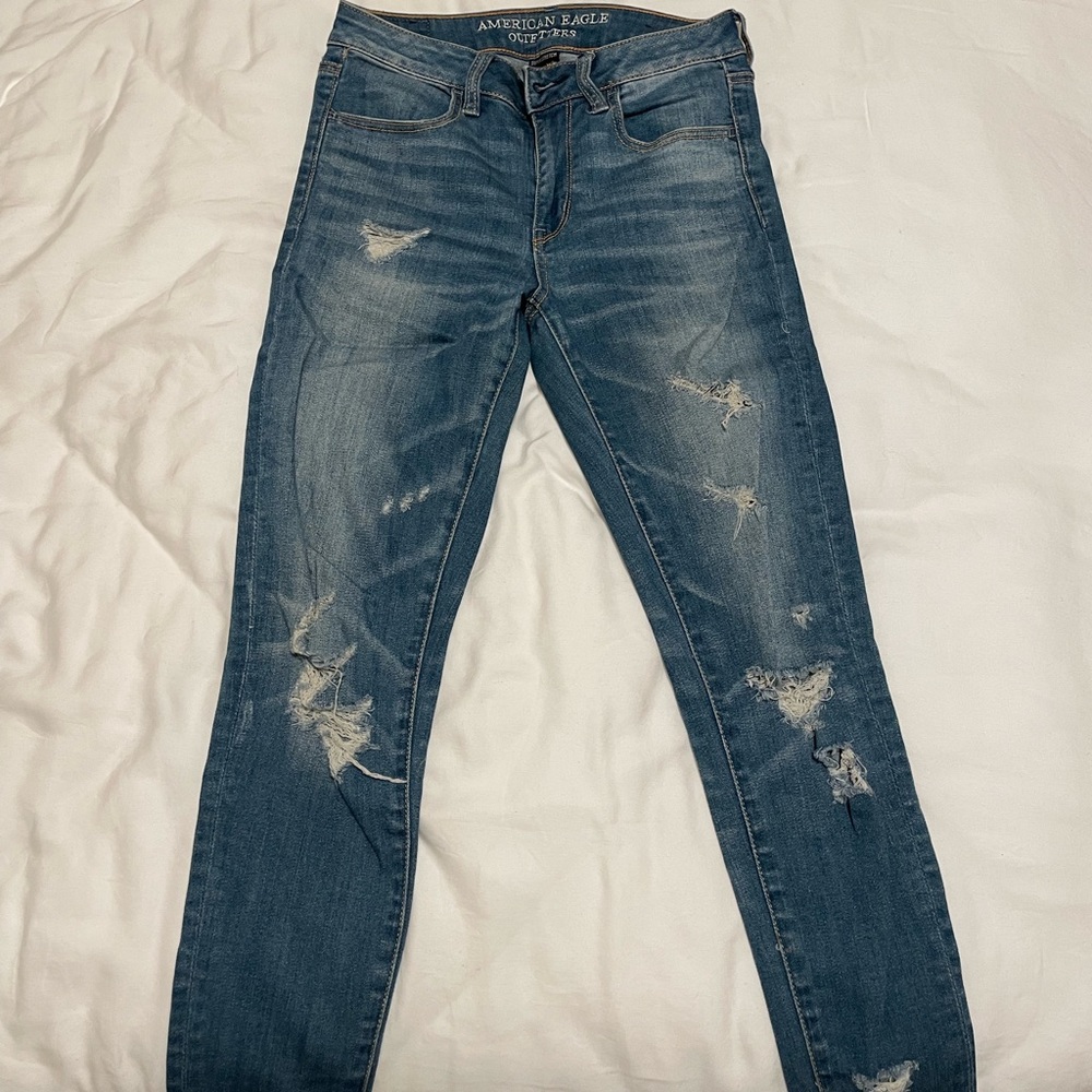 American Eagle Ripped Jeggings size 2 short